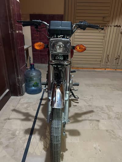 Honda 125 special edition for sell on invoice rate
