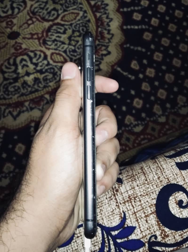 Apple iPhone 11 0