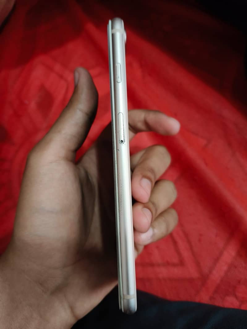 Apple iPhone 8 Plus 5