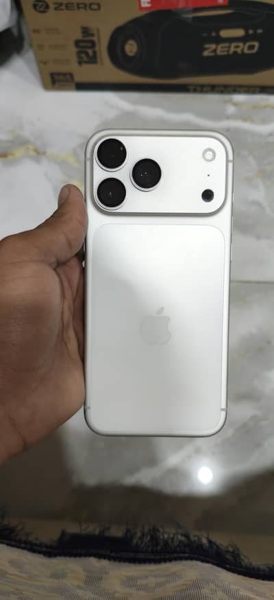 Apple iPhone 17 Pro Max 39 cyclecount 100% battery 10/10 condition