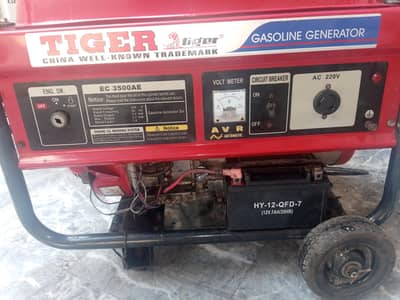 2.5 (2500 watts) Generator just like new condition