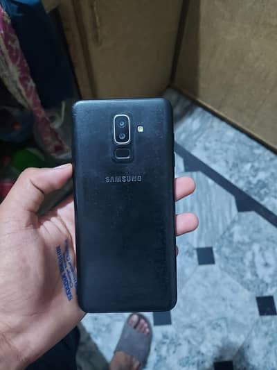 Samsung Mobile J8