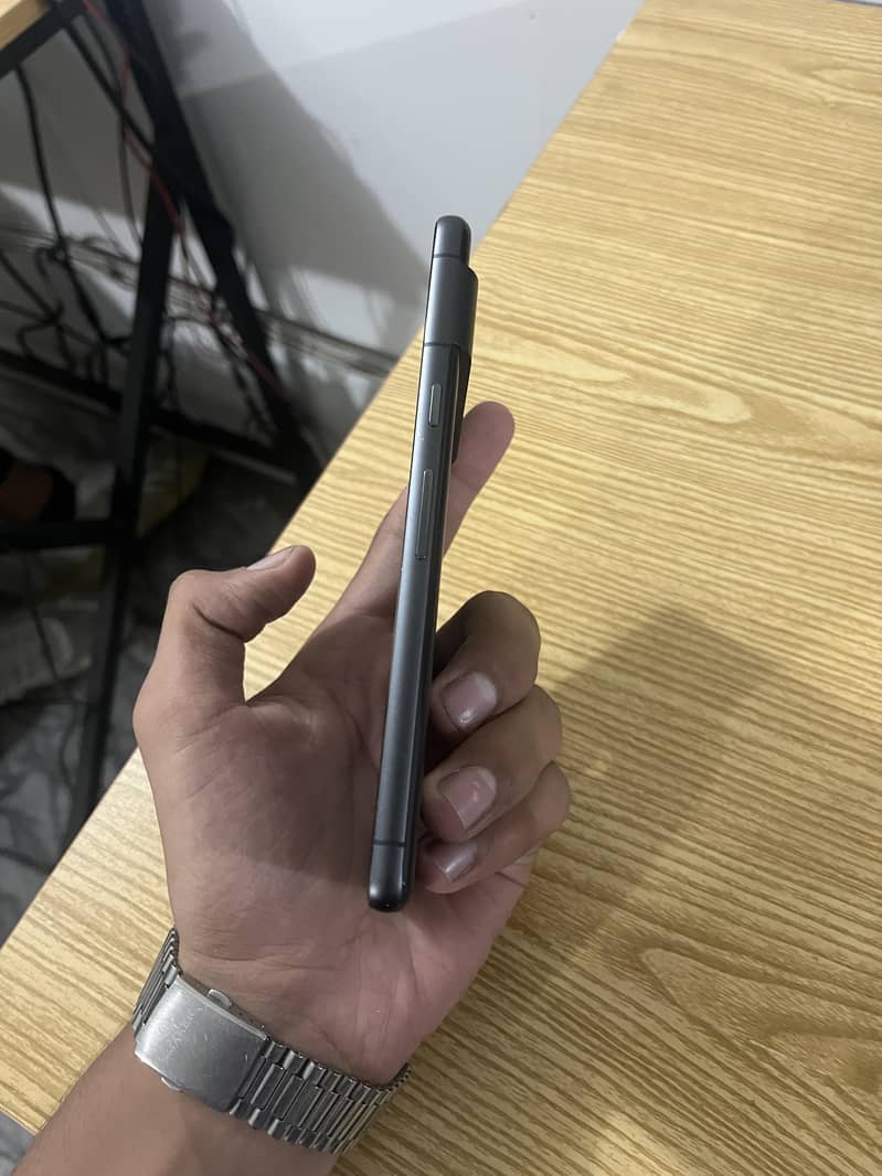 Google Pixel 7 4
