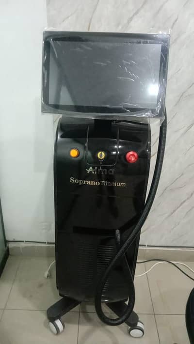 Soprano titanium laser hair removal machine