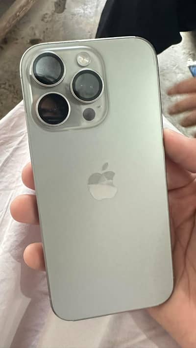Apple iPhone 16 Pro