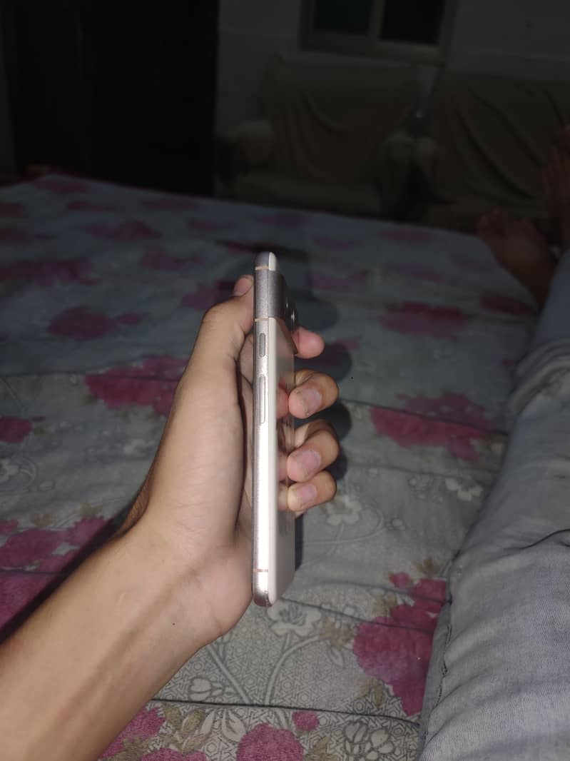 Google Pixel 8 2
