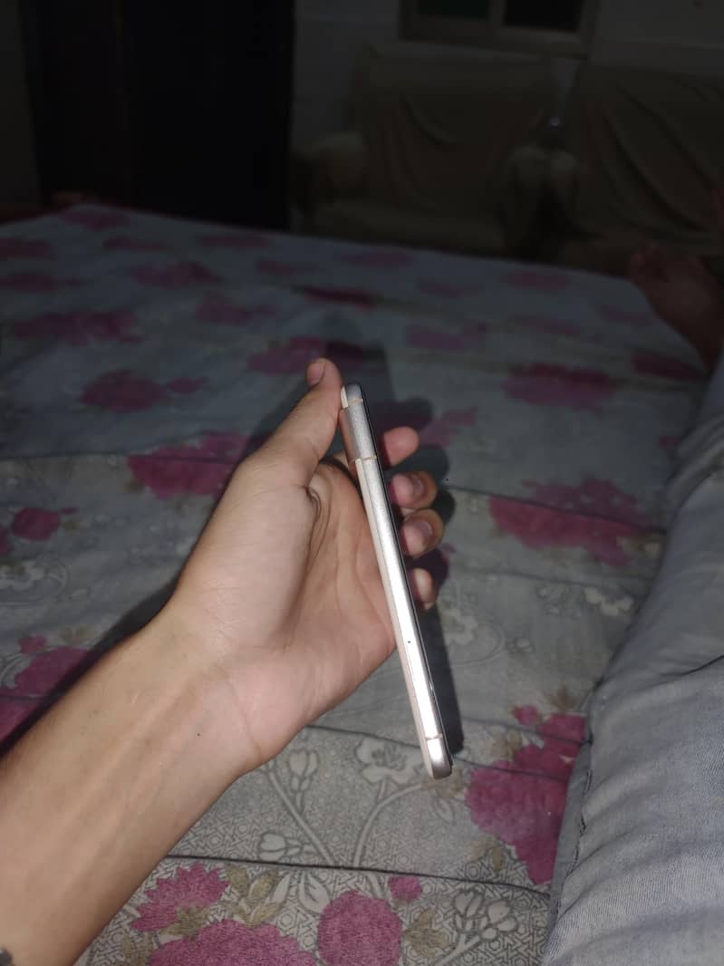 Google Pixel 8 3