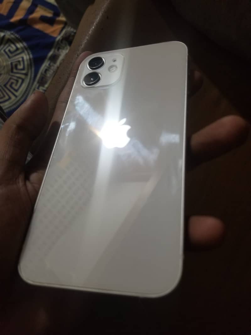 Apple iPhone 12 3
