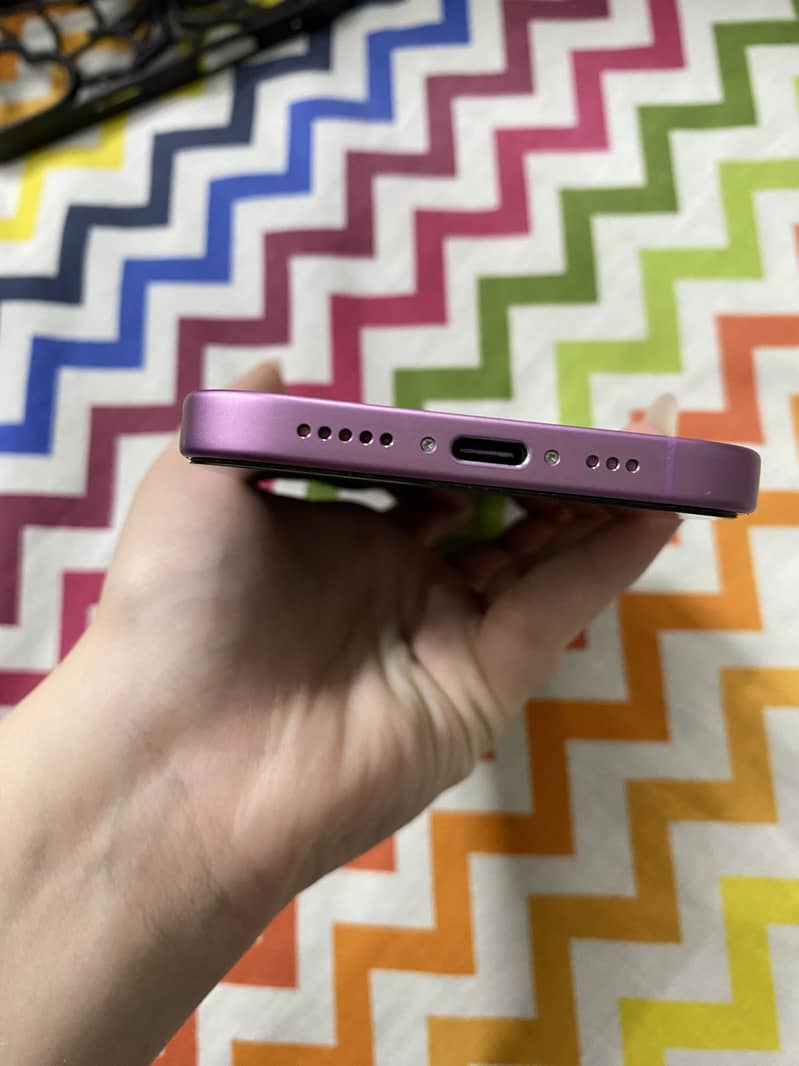 Apple iPhone 16 2