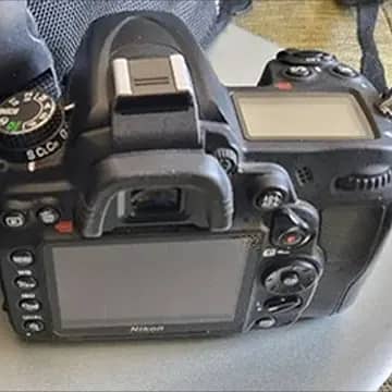 NIKON CAMERA 7000 USE LOOK LIKE NEW