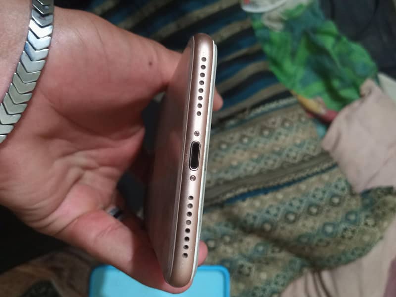 Apple iPhone 8 Plus 0