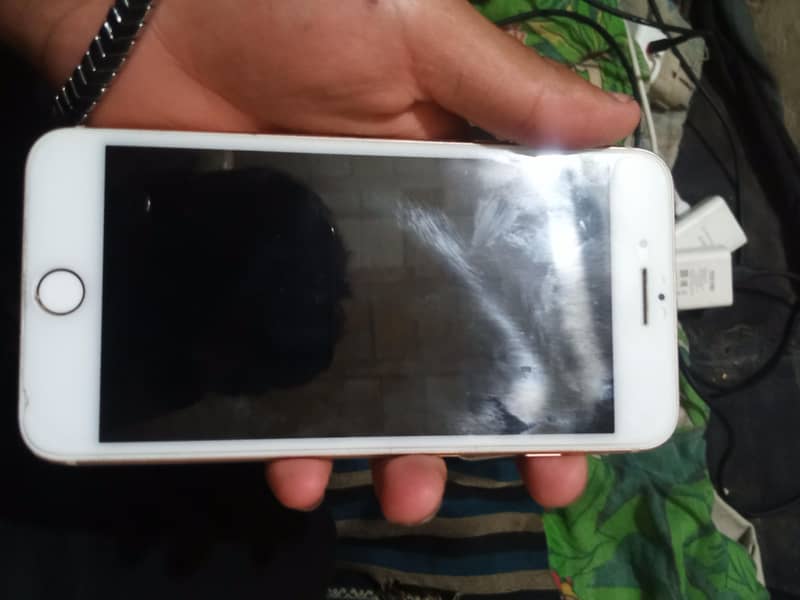 Apple iPhone 8 Plus 1
