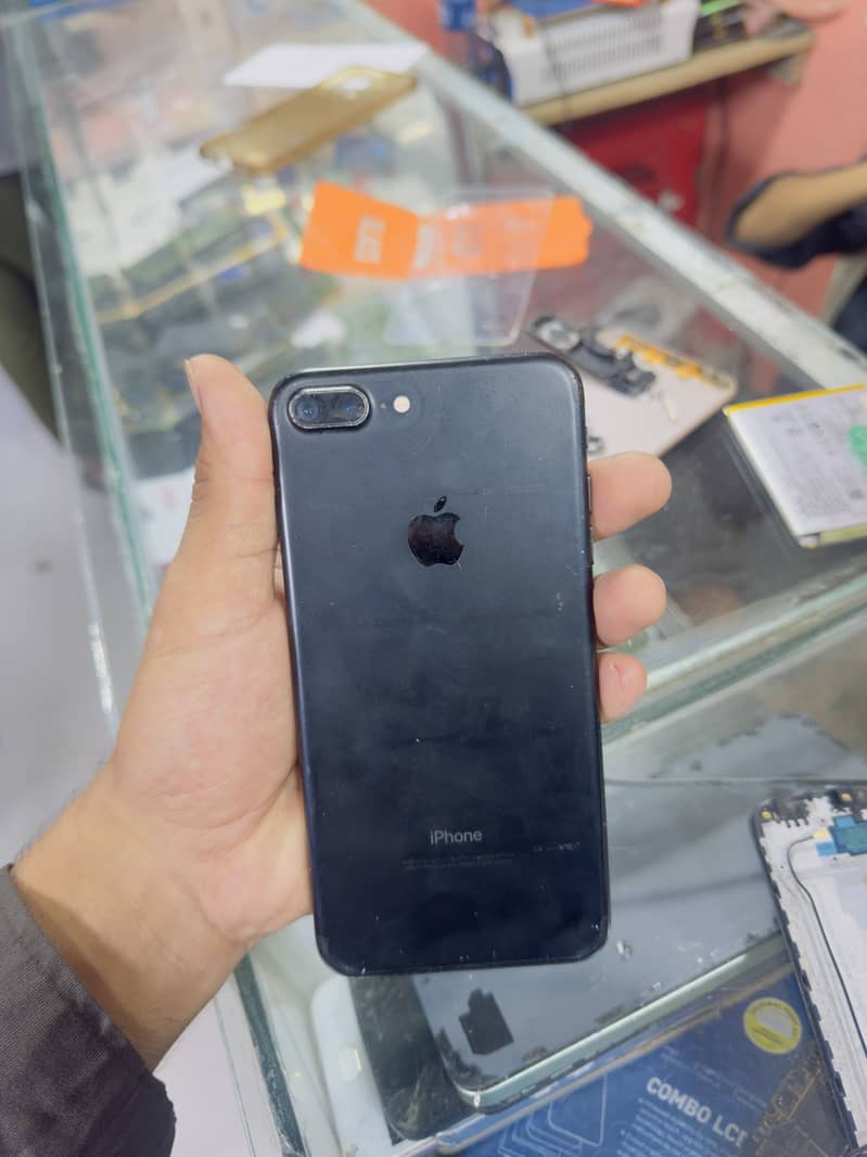 Apple iPhone 7 Plus 0