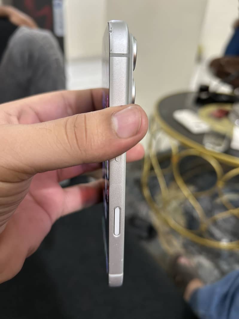 Apple iPhone 17 Pro 4
