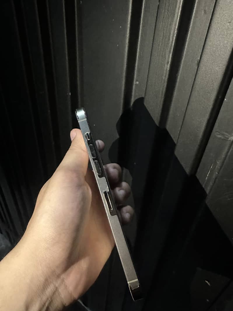 Apple iPhone 14 Pro Max 4