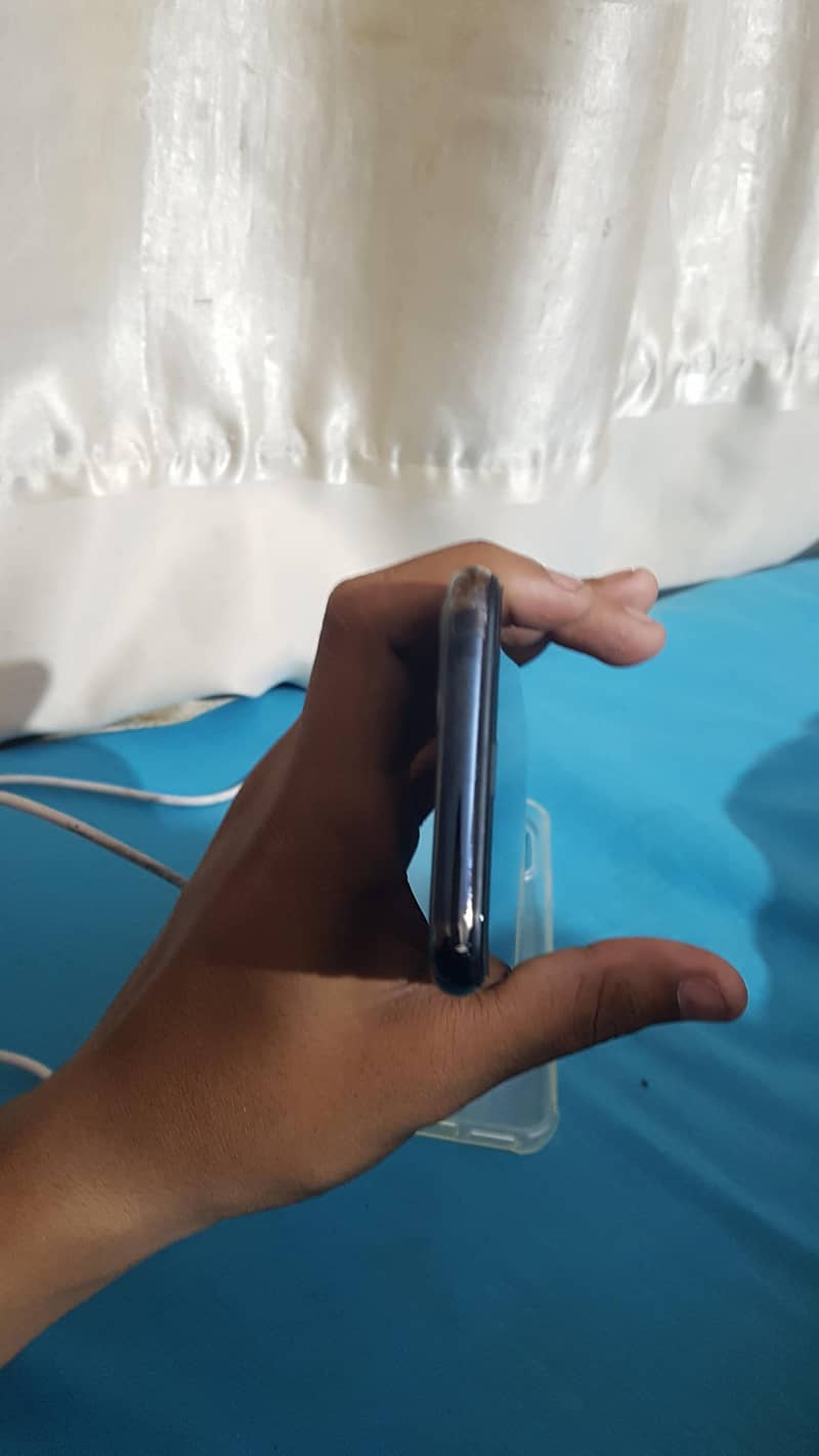 Apple iPhone 11 Pro 2