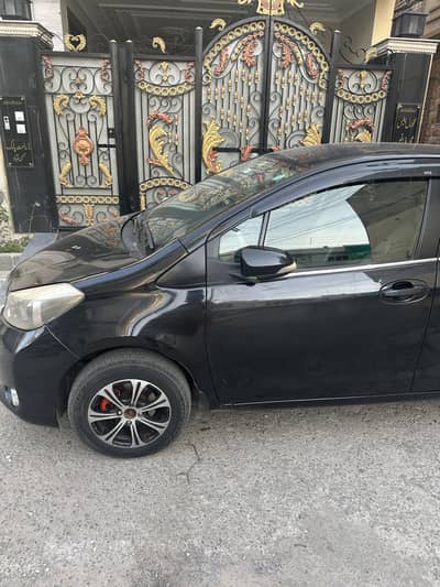 Toyota Vitz 2014