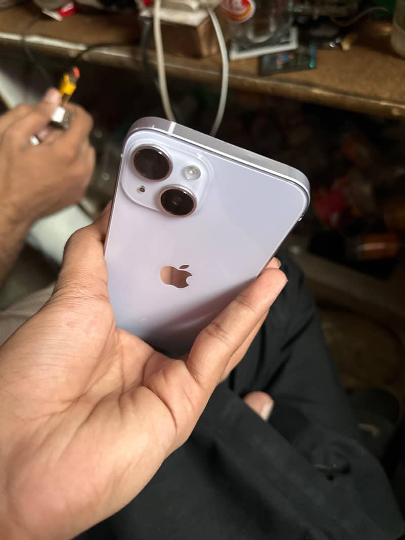 Apple iPhone 14 2