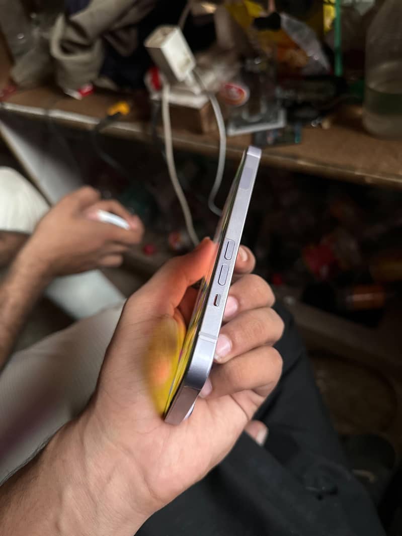 Apple iPhone 14 4