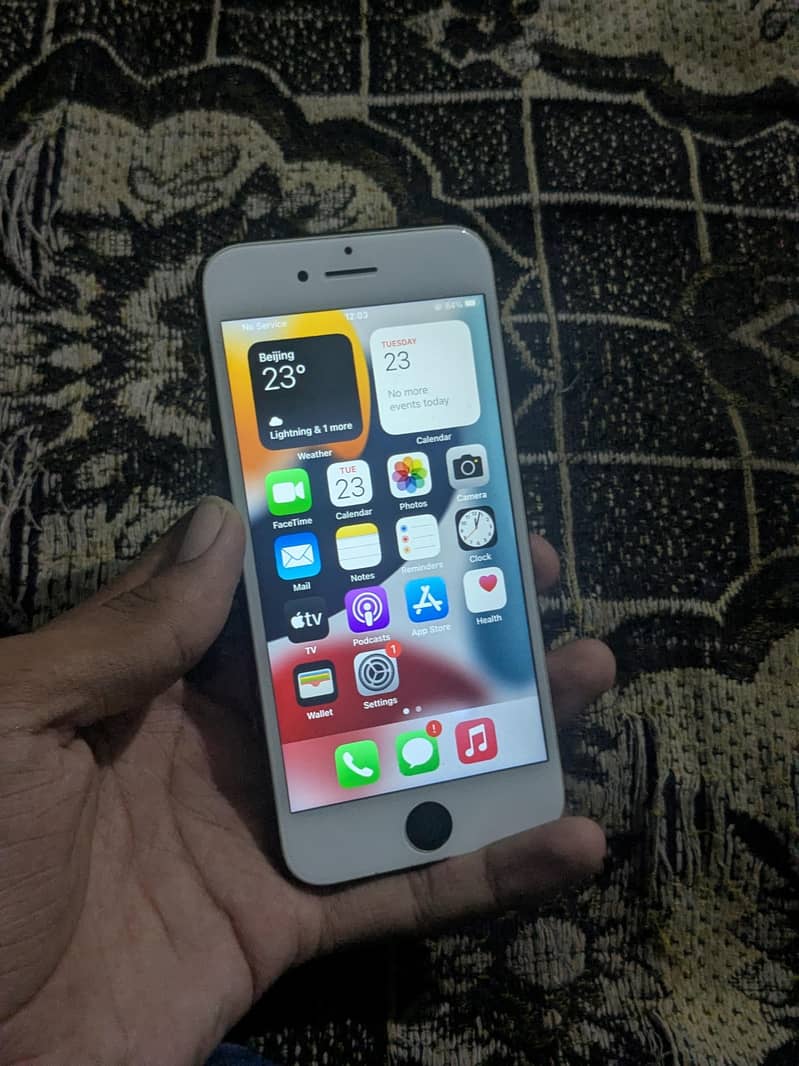Apple iPhone 7 3