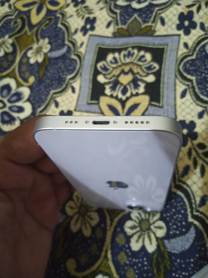 Apple iPhone 14 4