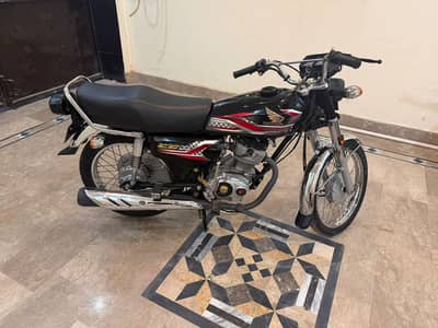 Honda 125 (2024)  Like New – Home Used, 2 Original Keys, Ready to Ride