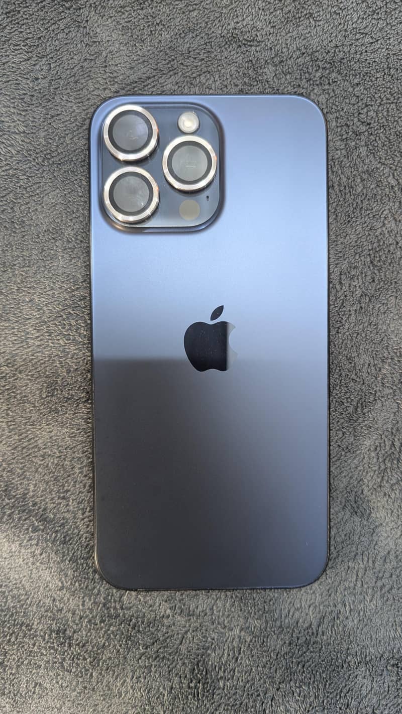 Apple iPhone 15 Pro Max 6