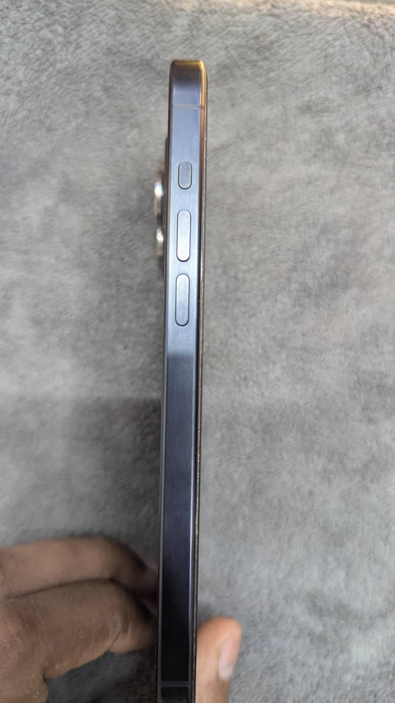 Apple iPhone 15 Pro Max 7