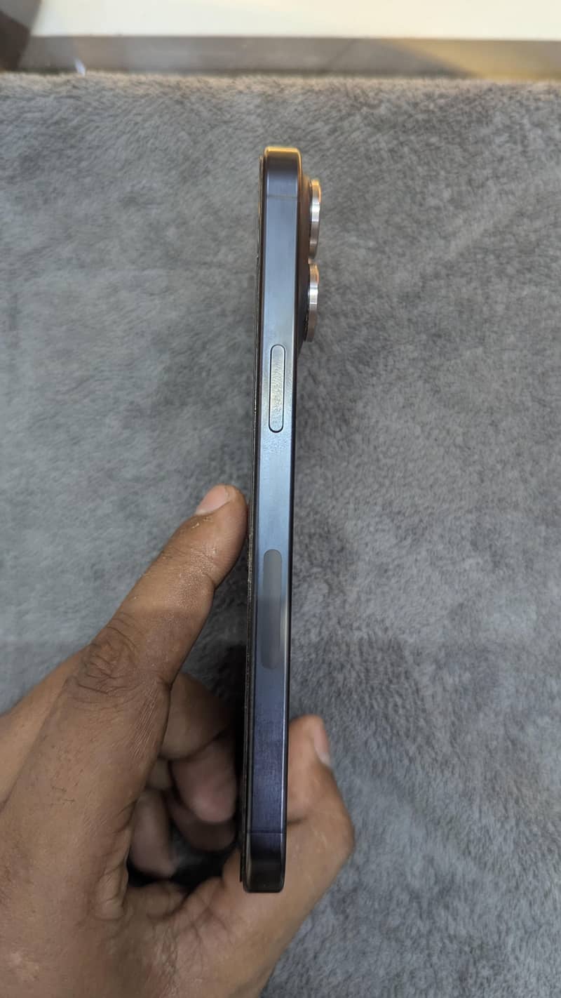 Apple iPhone 15 Pro Max 8