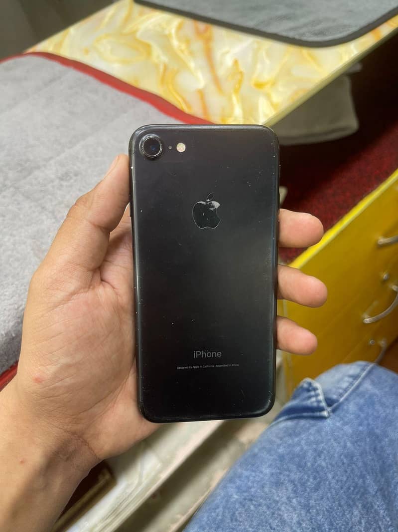 Apple iPhone 7 2