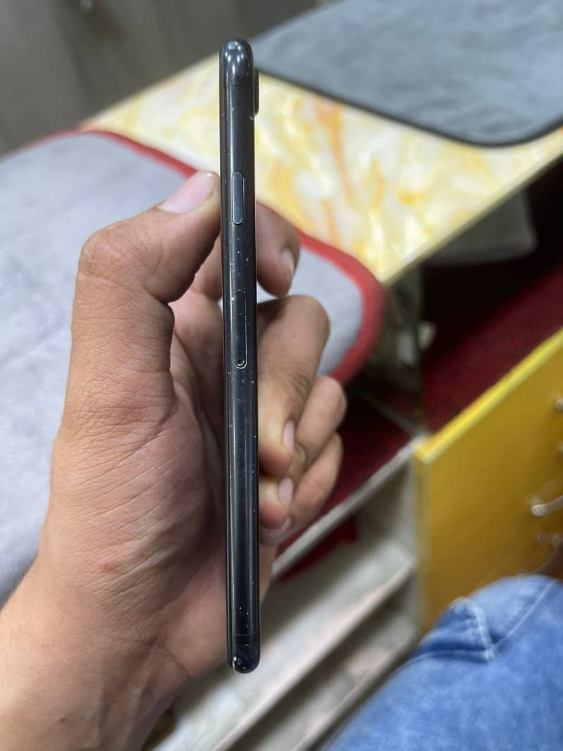 Apple iPhone 7 3