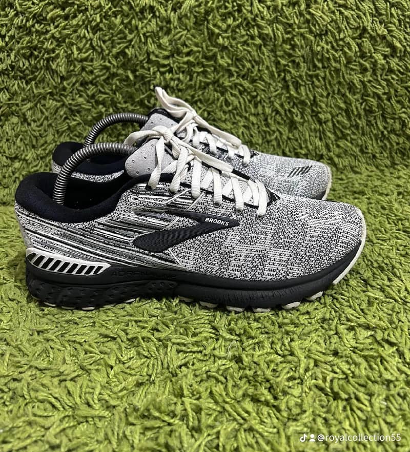 Brooks 4