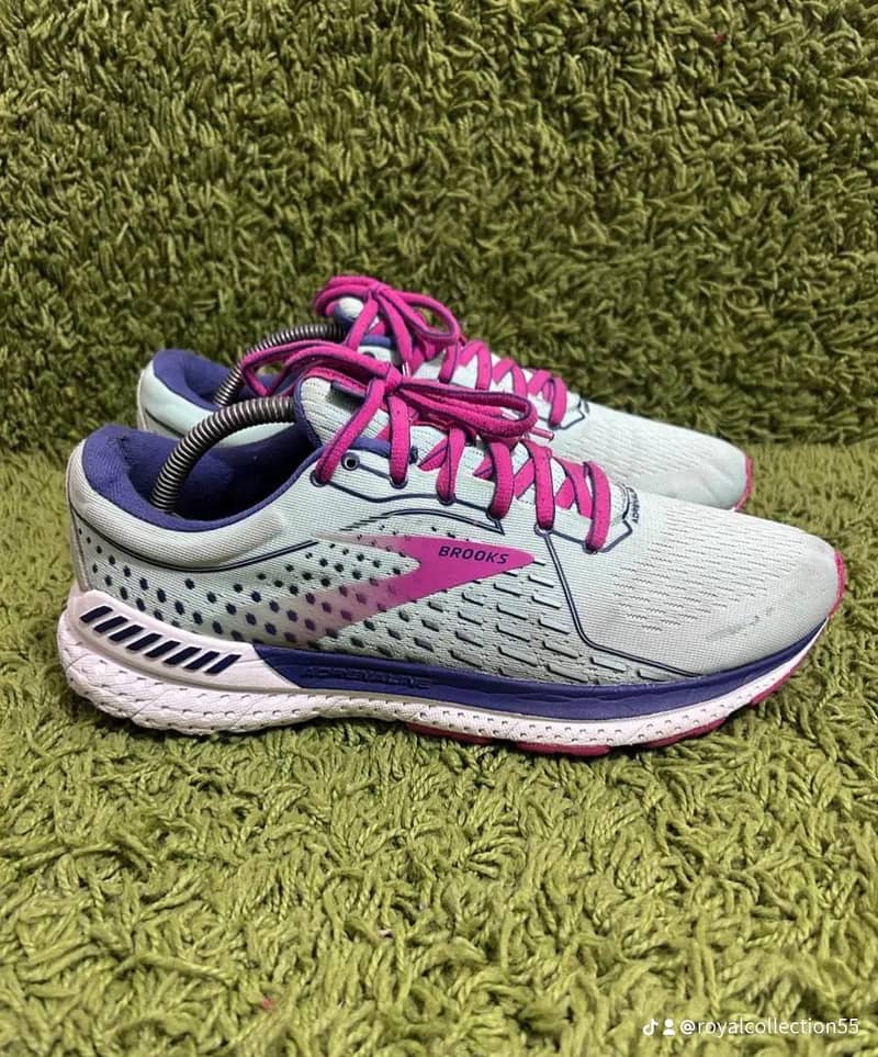 Brooks 8