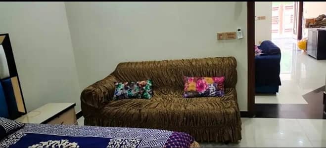 Vip 10 Marla Luxury Furnished House Available For Rent In Bahria Town Lahore