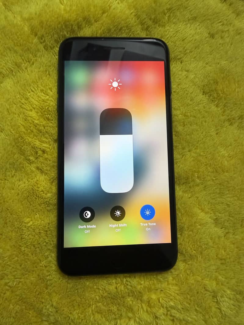 Apple iPhone 8 Plus 1