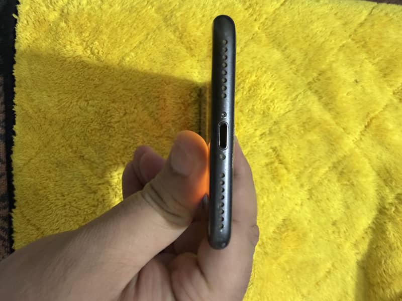 Apple iPhone 8 Plus 4