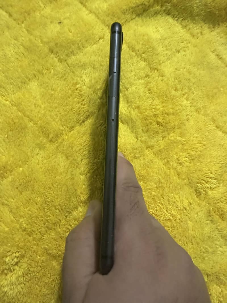 Apple iPhone 8 Plus 5