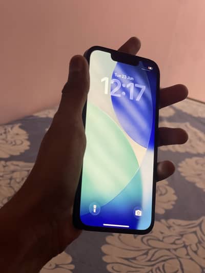 Apple iPhone 13