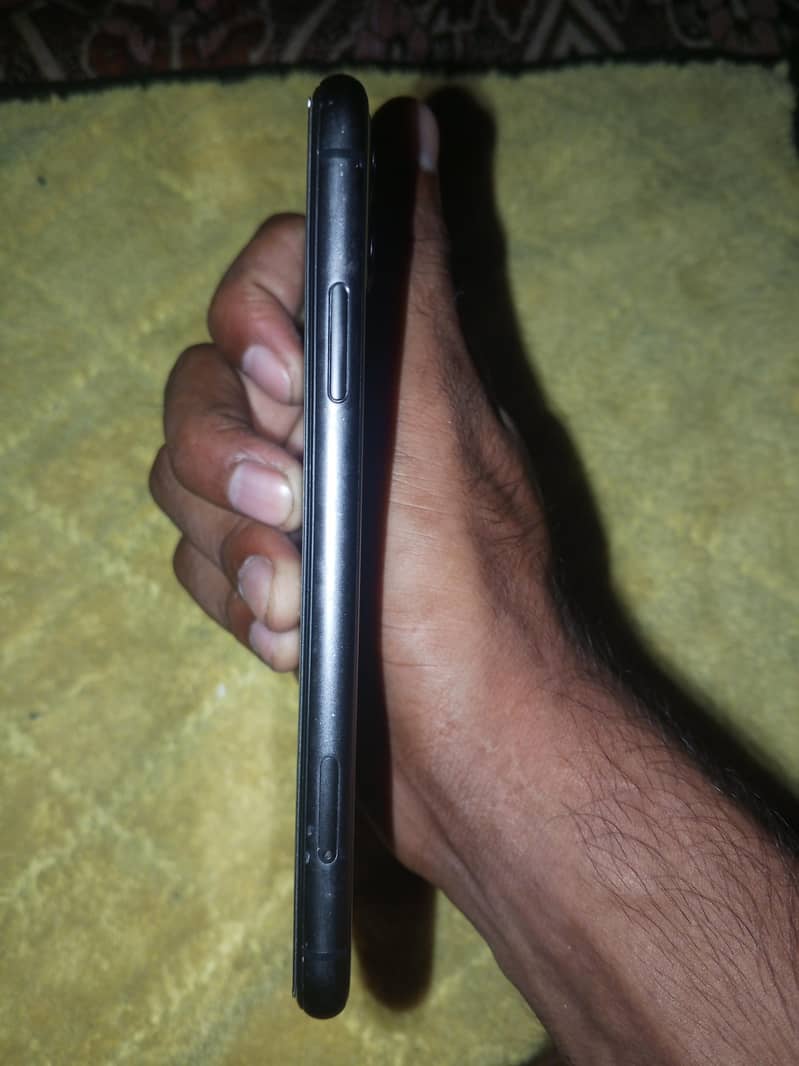 Apple iPhone 11 5