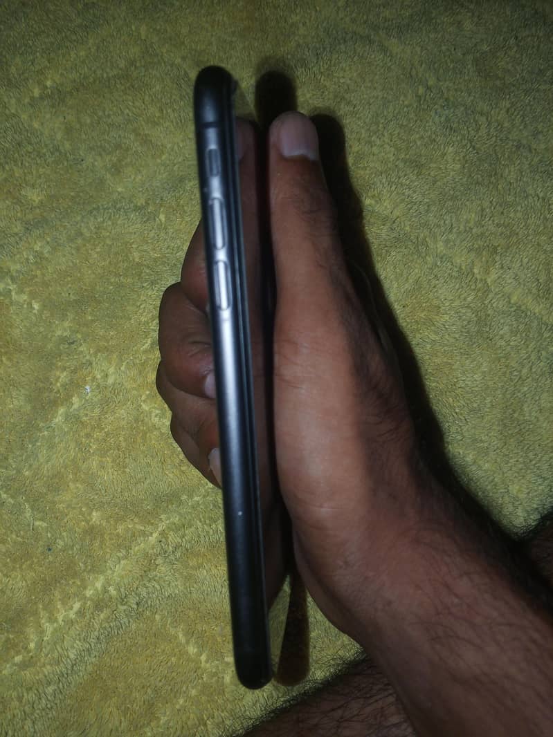 Apple iPhone 11 6