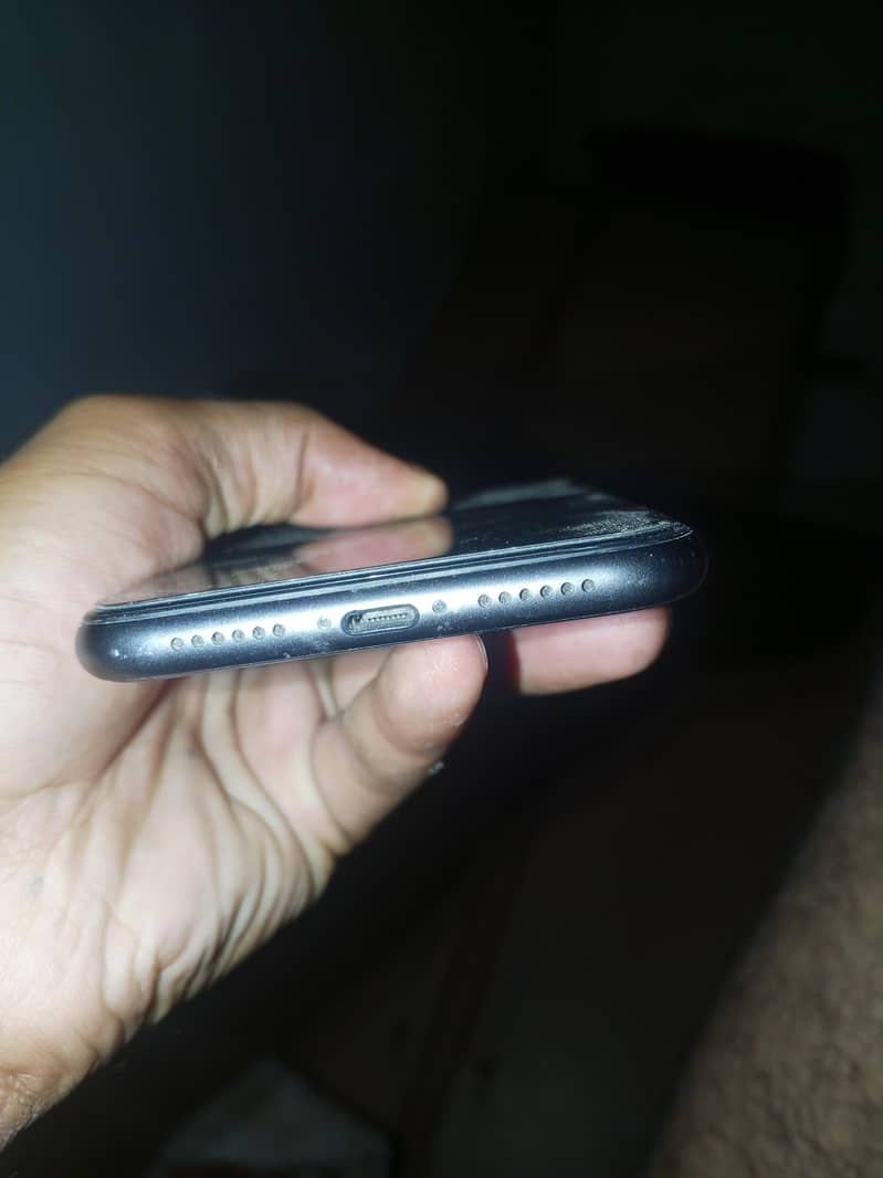 Apple iPhone 11 10