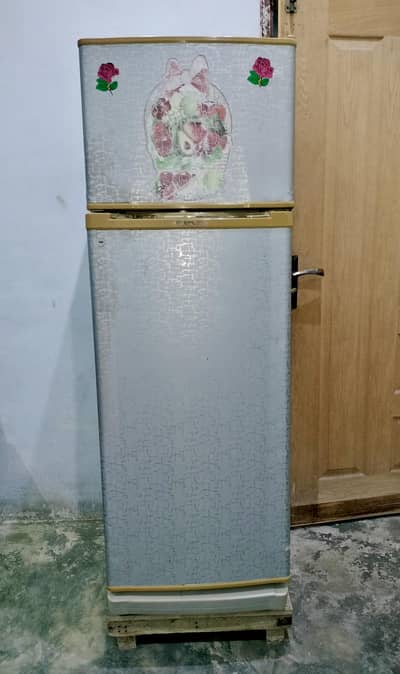 Dawlance 9166 Refrigerator – Excellent Working Condition | Rs. 35,000