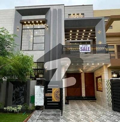 Vip 5 Marla Brand New Luxry House Available For Sale In Bahria Town Lahore