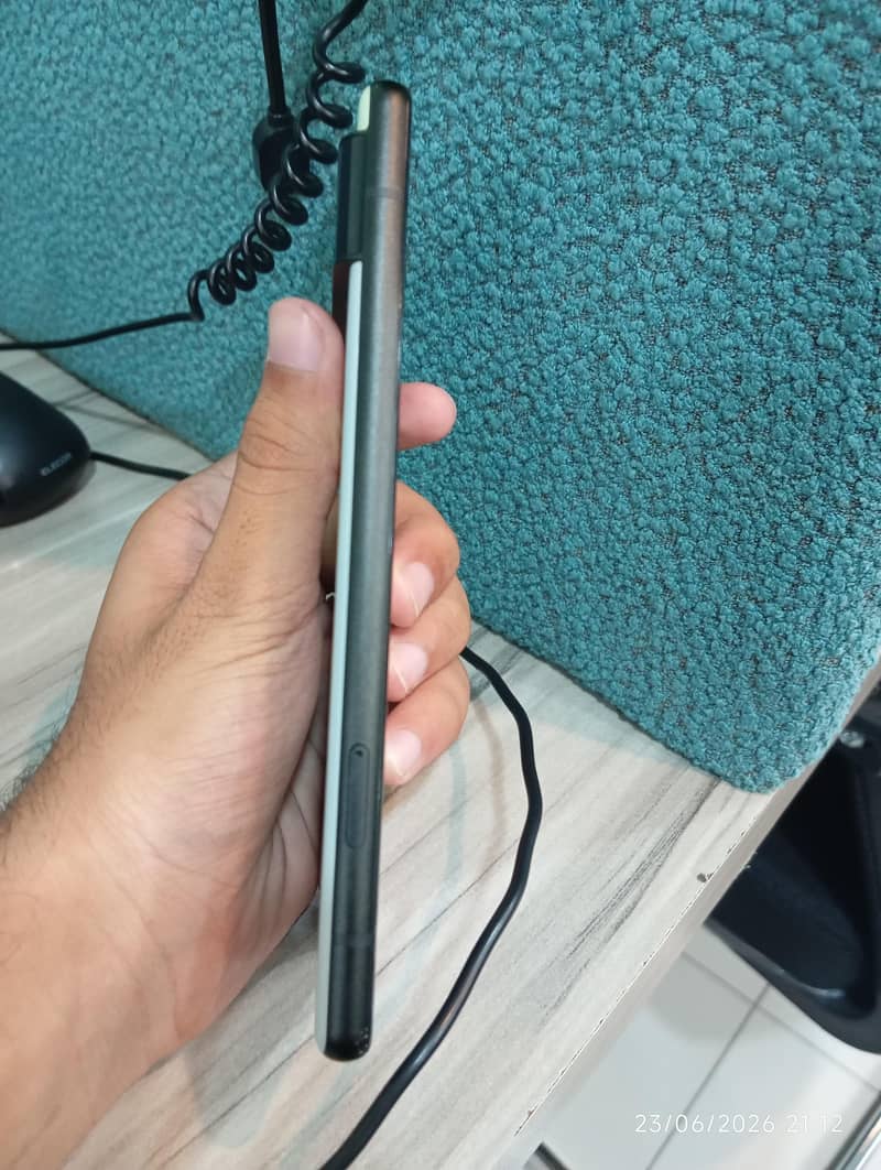 Google Pixel 6 4