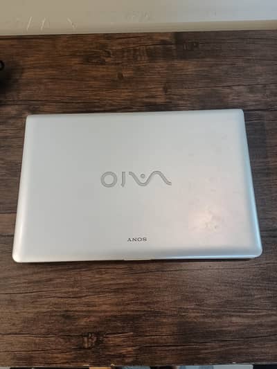 Sony VAIO core i3 8gb ram 10/10 condition