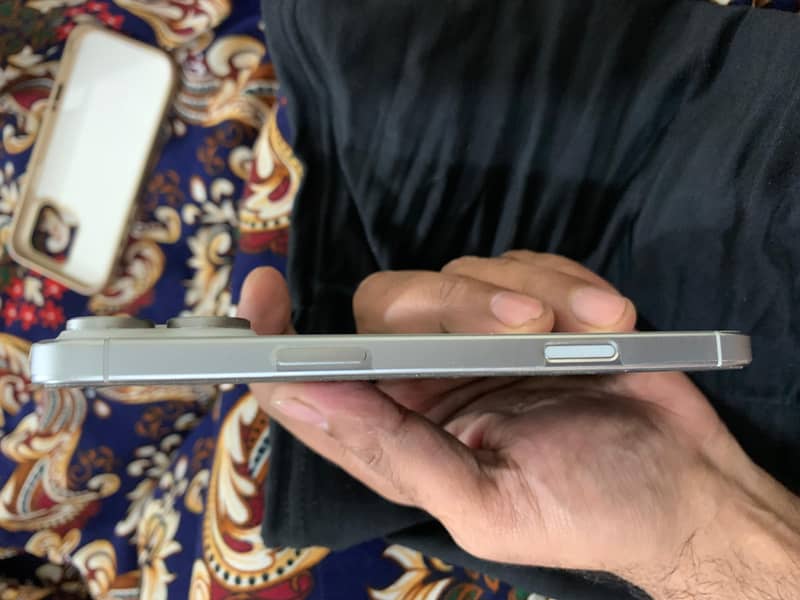 Apple iPhone 16 Pro Max 1
