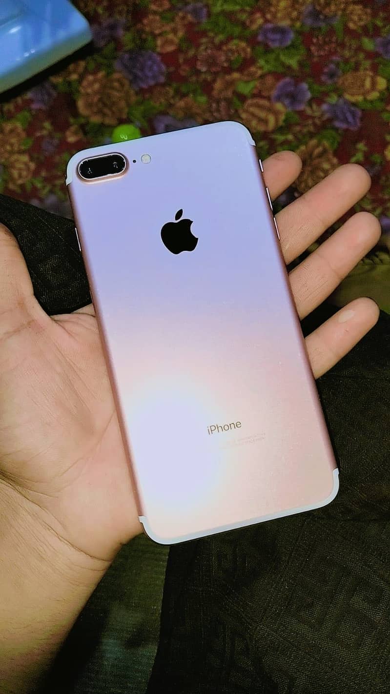 Apple iPhone 7 Plus 2