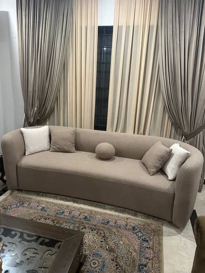 4 seater brand new sofa selling urgently!