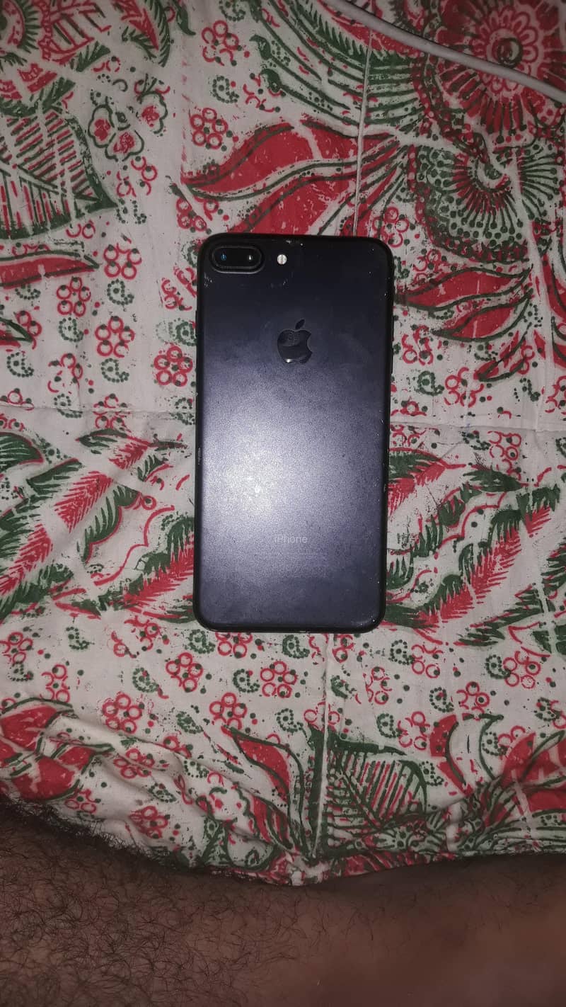 Apple iPhone 7 Plus 2