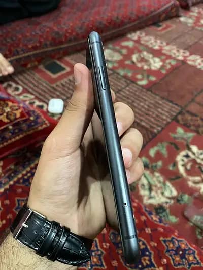 Apple iPhone 11 3